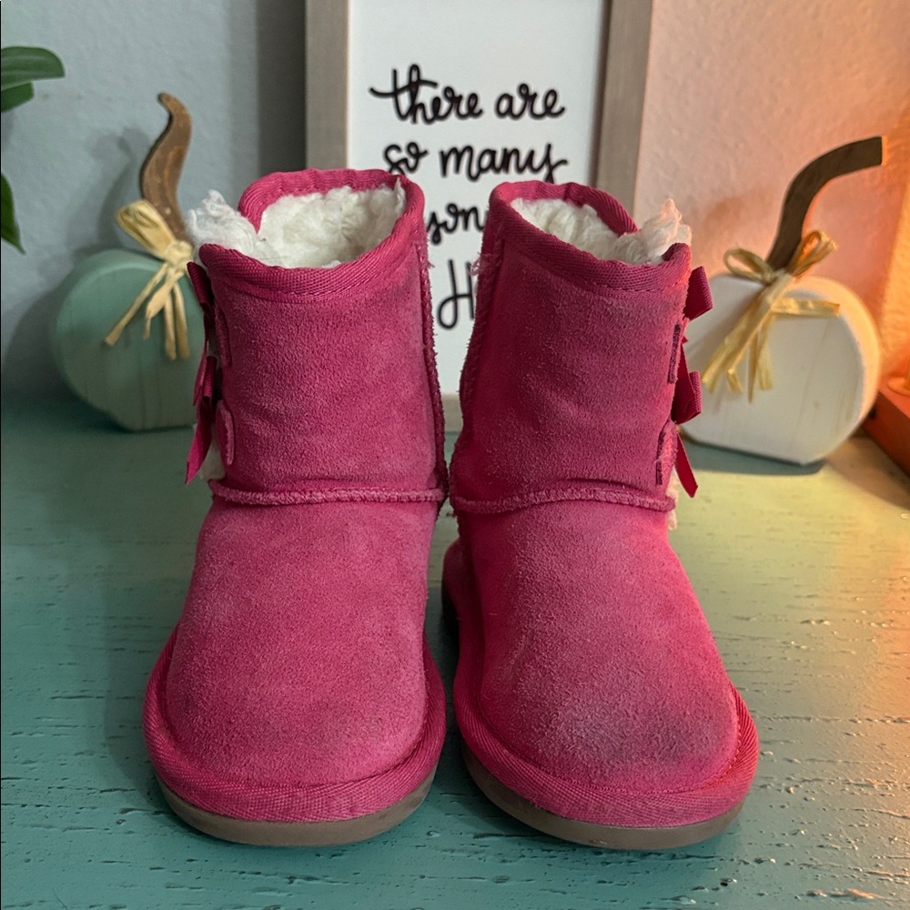 Pink Suede Koolaburra Boots with Bow Accents SZ 7 baby box 2